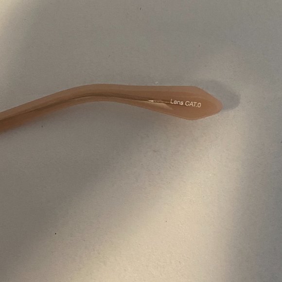 Quay Hardwire Cat Eye Blue Light Screen Glasses - Picture 8 of 14